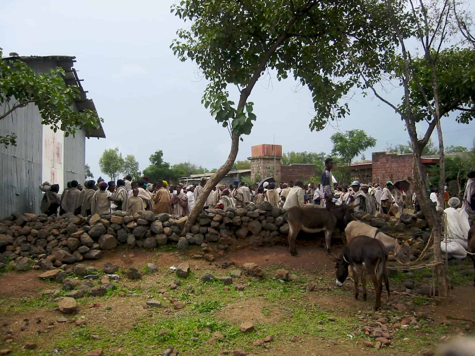 https://commons.wikimedia.org/wiki/File:Food_Aid_Rwanda.jpeg