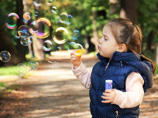 https://pixabay.com/en/kid-child-happy-fun-happiness-1241817/